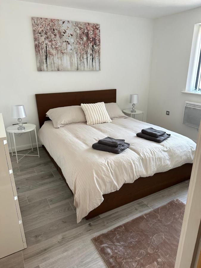 2 Bed Modern Apartment Swansea Exterior foto