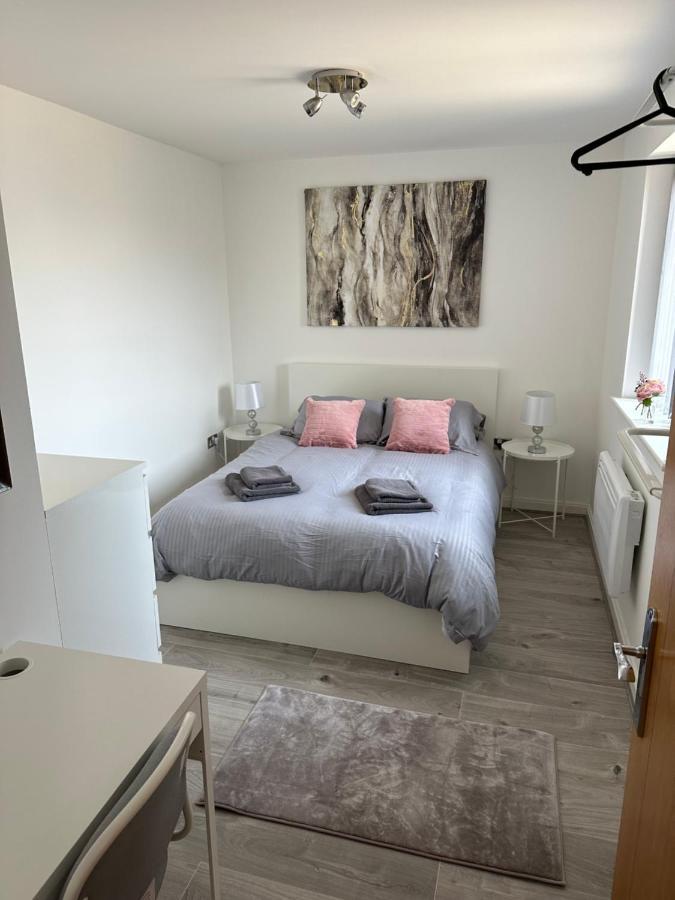 2 Bed Modern Apartment Swansea Exterior foto