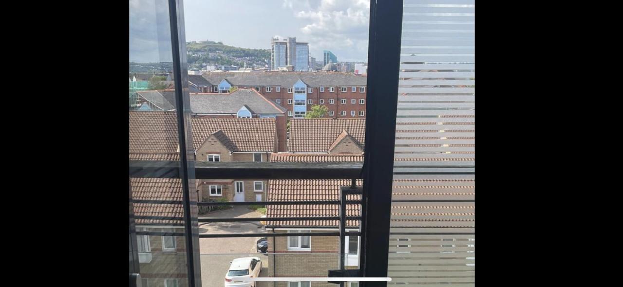 2 Bed Modern Apartment Swansea Exterior foto